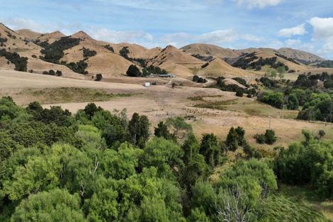 Photo of property in 599c Longbush Road, Hinakura, Masterton, 5884