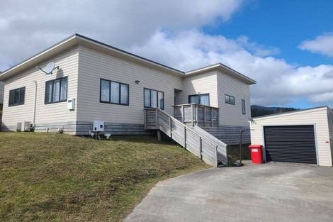 Photo of property in 34b Speargrass Grove, Timberlea, Upper Hutt, 5018