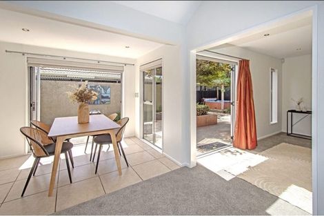 Photo of property in 2/11 Mclellan Place, Ilam, Christchurch, 8041