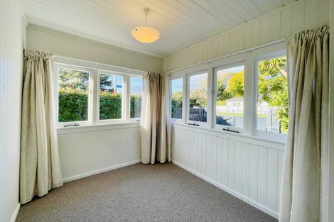 Photo of property in 60 Aroha Avenue, Sandringham, Auckland, 1025