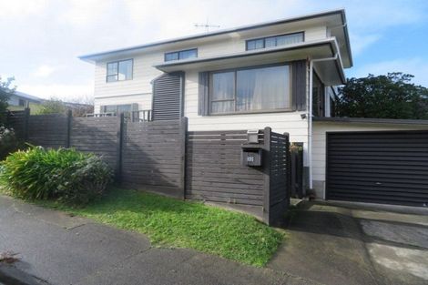 Photo of property in 32 Frobisher Street, Island Bay, Wellington, 6023