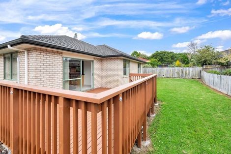 Photo of property in 12 Parkcrest Drive, Henderson, Auckland, 0612