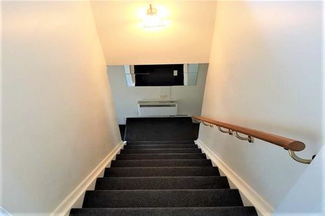 Photo of property in 1/177 Glenfield Road, Hillcrest, Auckland, 0627