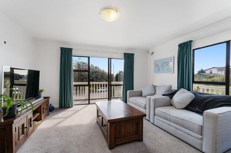 Photo of property in 30 Frimley Terrace, Waikanae Beach, Waikanae, 5036