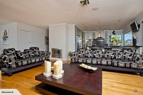 Photo of property in 41 Sea Vista Avenue, Beach Haven, Auckland, 0626