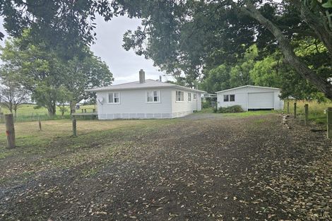 Photo of property in 880 Okahukura Road, Tapora, Wellsford, 0977