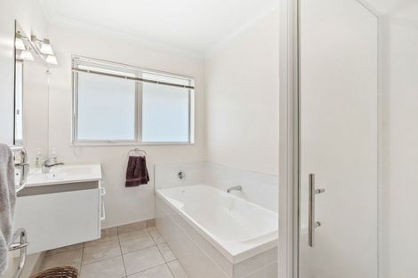 Photo of property in 2 Heritage Way, Maunu, Whangarei, 0110