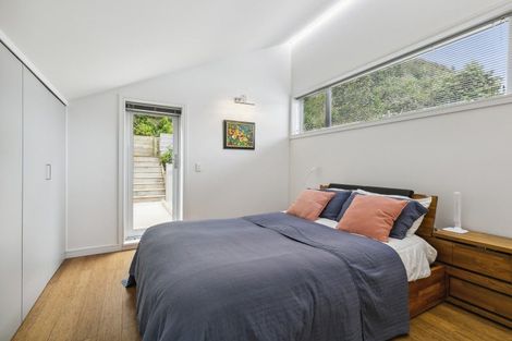 Photo of property in 100 Owhiro Bay Parade, Owhiro Bay, Wellington, 6023