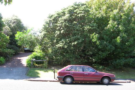Photo of property in 2 Geoffrey Road, Torbay, Auckland, 0630
