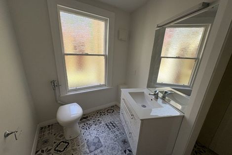 Photo of property in 1/18 Clifton Terrace, Kelburn, Wellington, 6012