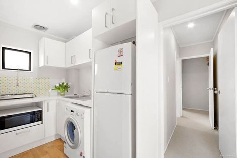 Photo of property in 6 Valdese Rise, Browns Bay, Auckland, 0630