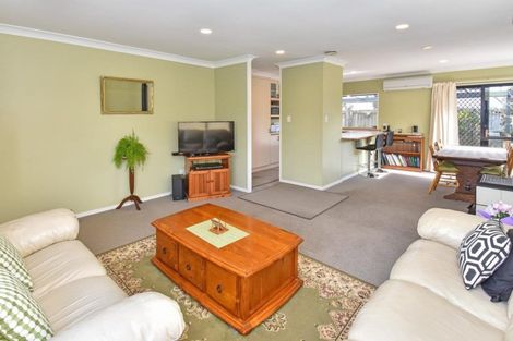 Photo of property in 2/16 Nogat Avenue, Papatoetoe, Auckland, 2024