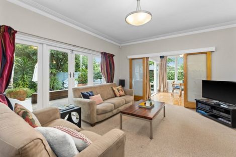 Photo of property in 9 Neeve Place, Taradale, Napier, 4112