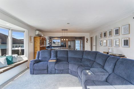 Photo of property in 24b Edward Avenue, Orewa, 0931