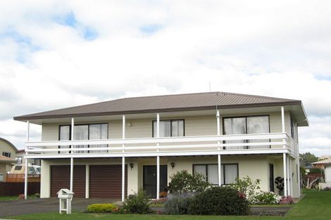 Photo of property in 102 Harbour Road, Ohope, 3121