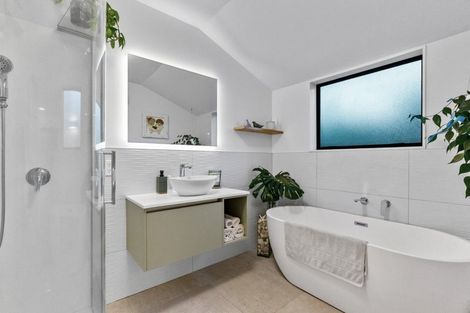 Photo of property in 43 Braemar Road, Rothesay Bay, Auckland, 0630