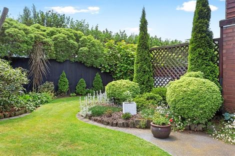 Photo of property in 74 Sarabande Avenue, Redwood, Christchurch, 8051