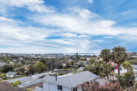 Photo of property in 2/108 Awaruku Road, Torbay, Auckland, 0630