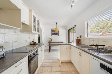 Photo of property in 11 William Hadlow Place, Hatfields Beach, Orewa, 0931