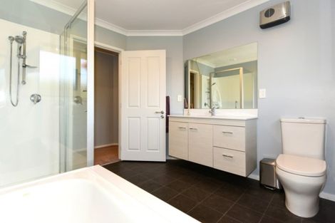 Photo of property in 5 Landsborough Drive, Darfield, 7571