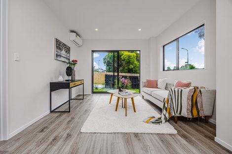 Photo of property in 13a John Walker Drive, Manurewa, Auckland, 2102