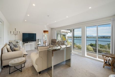 Photo of property in 14 Saint Andrews Hill Road, Mount Pleasant, Christchurch, 8081