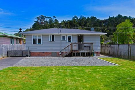 Photo of property in 14 Birdwood Road, Swanson, Auckland, 0612