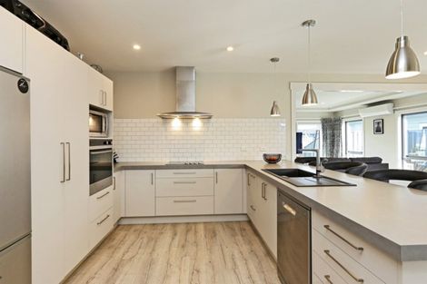 Photo of property in 12 Manganui Place, Te Awa, Napier, 4110