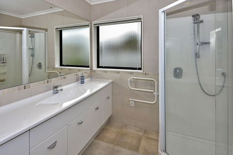 Photo of property in 16 Fergy Crescent, Wattle Downs, Auckland, 2103