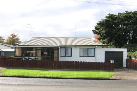 Photo of property in 2/18 York Road, Papatoetoe, Auckland, 2104