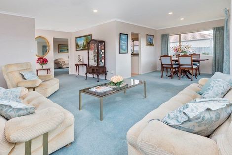 Photo of property in 10 Brosna Place, East Tamaki, Auckland, 2016