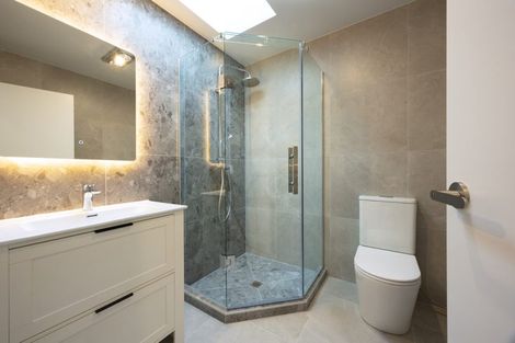 Photo of property in 12 Taupo Street, Green Bay, Auckland, 0604