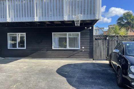 Photo of property in 2/63 Langana Avenue, Browns Bay, Auckland, 0630