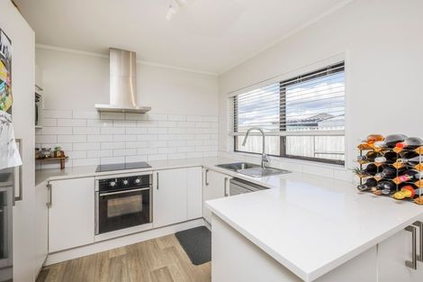 Photo of property in 8 Colt Place, Randwick Park, Auckland, 2105