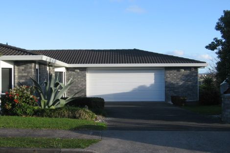 Photo of property in 3 Ferntree Terrace, West Harbour, Auckland, 0618
