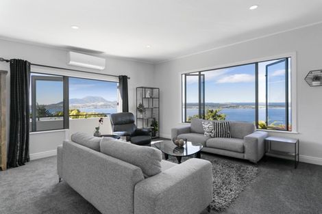 Photo of property in 54 Wakeman Road, Acacia Bay, Taupo, 3330
