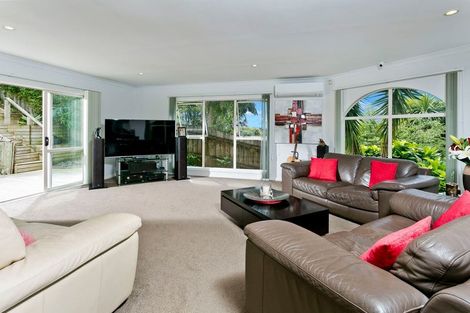 Photo of property in 9 Falstone Lane, Browns Bay, Auckland, 0630