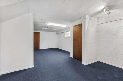 Photo of property in 52 Lawrence Crescent, Hillpark, Auckland, 2102