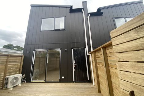 Photo of property in 2/20 Peach Road, Glenfield, Auckland, 0629