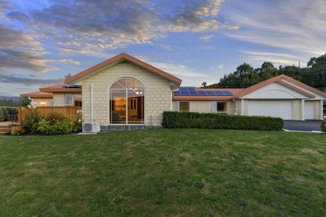 Photo of property in 85 Emerald Hill Drive, Birchville, Upper Hutt, 5018