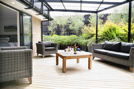 Photo of property in 33 Sunningdale Street, Wattle Downs, Auckland, 2103