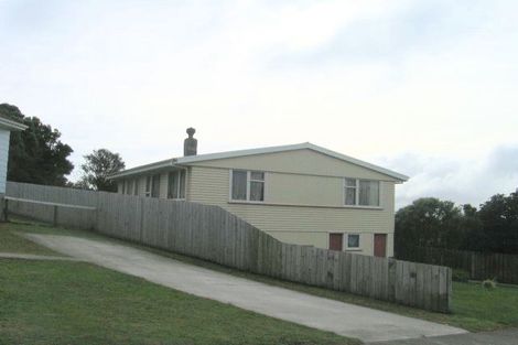 Photo of property in 8 Beauzami Crescent, Ascot Park, Porirua, 5024