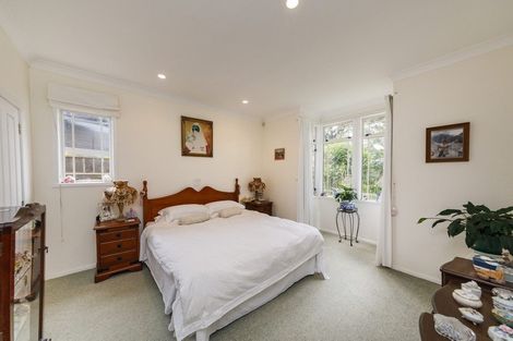Photo of property in 4 The Oaks, Awapuni, Palmerston North, 4412