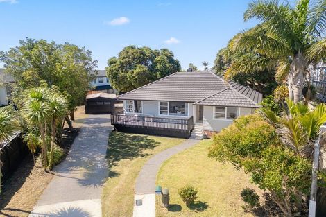 Photo of property in 24 Mackenzie Street, Te Atatu South, Auckland, 0610
