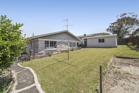 Photo of property in 2/52 Galsworthy Place, Bucklands Beach, Auckland, 2014