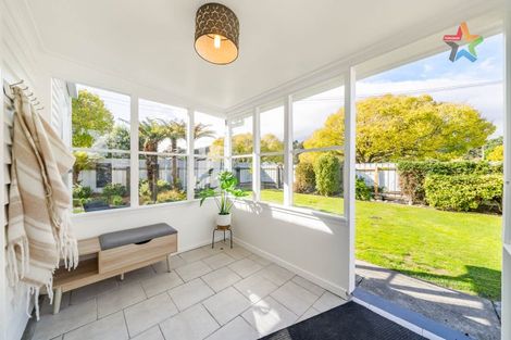 Photo of property in 10 Golf Road, Manor Park, Lower Hutt, 5019