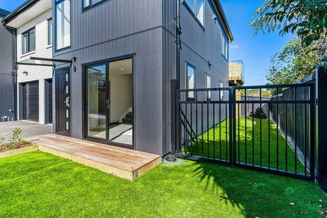 Photo of property in 19f Bradbury Road, Botany Downs, Auckland, 2010