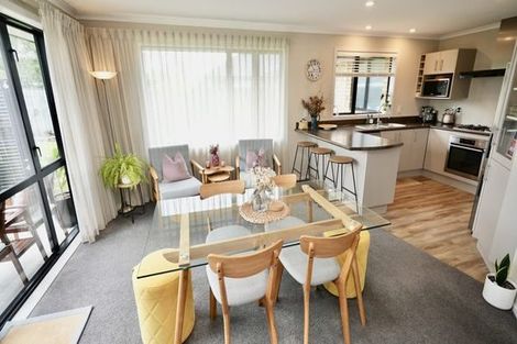 Photo of property in 16 Chestnut Close, Kelvin Grove, Palmerston North, 4414