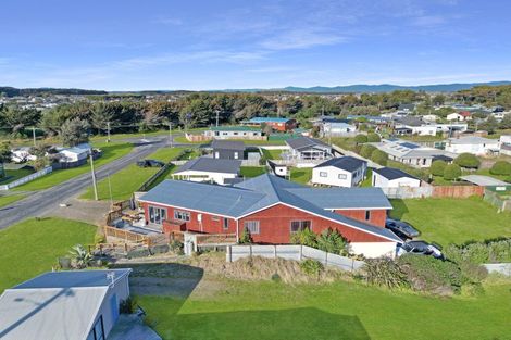 Photo of property in 4 Trafalgar Street, Foxton Beach, Foxton, 4815