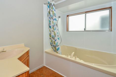 Photo of property in 34 Kaiwaka Road, Waiuku, 2123